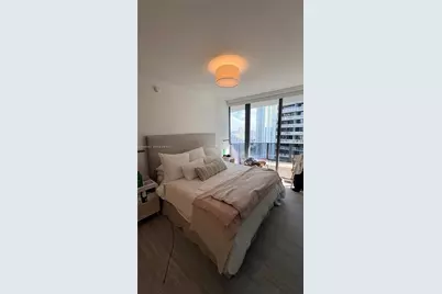 1000 Brickell Plz #4009, Miami, FL 33131 - Photo 16