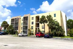 8005 Lake Dr, Doral, FL 33166 - Photo 14