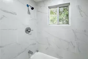 648 W 10th St, Riviera Beach, FL 33404 - Photo 14