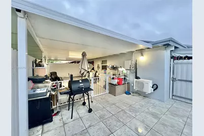 1430 W 42nd St, Hialeah, FL 33012 - Photo 20