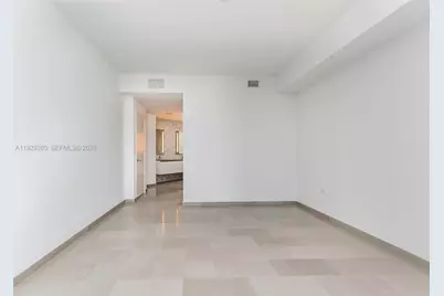 88 SW 7th St #2501, Miami, FL 33130 - Photo 12