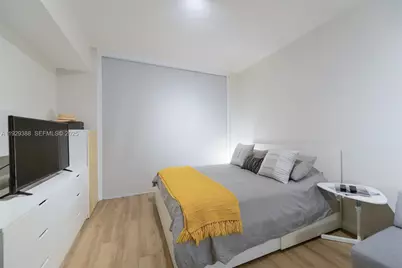 1010 Brickell Ave #3710, Miami, FL 33131 - Photo 8