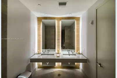 1010 Brickell Ave #3710, Miami, FL 33131 - Photo 32