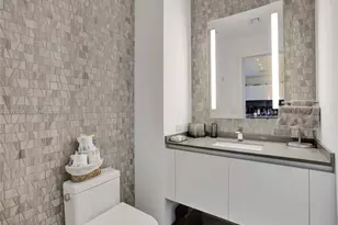 88 SW 7th St, Miami, FL 33130 - Photo 16