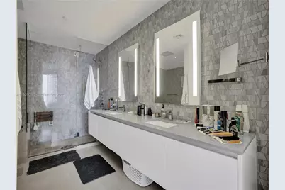 88 SW 7th St #907, Miami, FL 33130 - Photo 14
