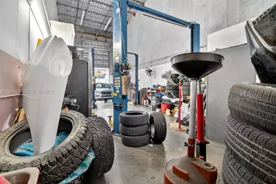 Cafeteria + Mechanic & Tire Shop For Sale â€” Two Businesses in One, Kendall, FL 33186 - Photo 16