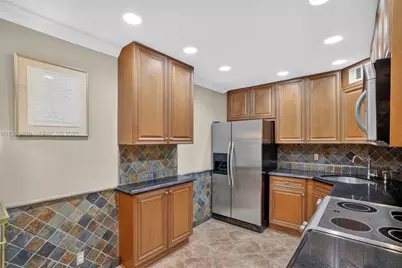 1930 NE 2nd Ave #206L, Wilton Manors, FL 33305 - Photo 34