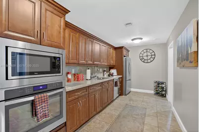 1930 NE 2nd Ave #206L, Wilton Manors, FL 33305 - Photo 44