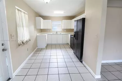 2725 NW 3rd St, Pompano Beach, FL 33069 - Photo 6