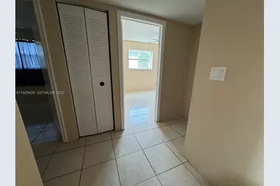 7915 SW 7th Pl, North Lauderdale, FL 33068 - Photo 18