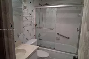 1100 St Charles Pl, Pembroke Pines, FL 33026 - Photo 12