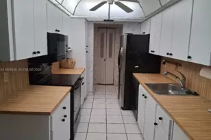 1100 St Charles Pl, Pembroke Pines, FL 33026 - Photo 8