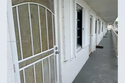 20120 NE 2nd Ave #W28, Miami Gardens, FL 33179 - Photo 2