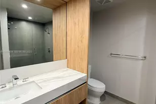 11 NE 6th, Miami, FL 33132 - Photo 14