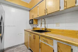 815 SW 10th Terrace, Hallandale Beach, FL 33009 - Photo 10