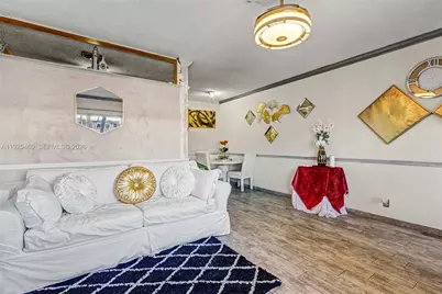 815 SW 10th Ter #3V, Hallandale Beach, FL 33009 - Photo 6