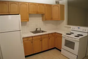 1842 McKinley St, Hollywood, FL 33020 - Photo 6