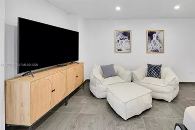 7600 Collins Ave #709, Miami Beach, FL 33141 - Photo 24