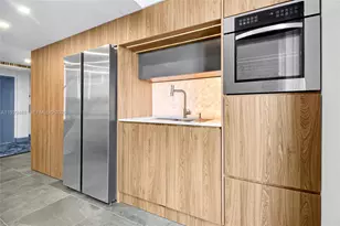 7600 Collins Ave, Miami Beach, FL 33141 - Photo 32