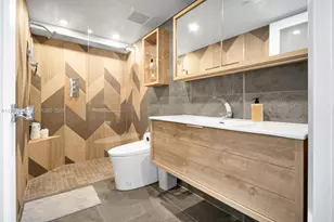 7600 Collins Ave, Miami Beach, FL 33141 - Photo 28