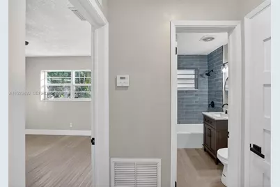 1015 NE 17th Ct, Fort Lauderdale, FL 33305 - Photo 12