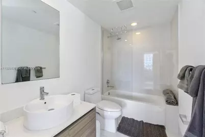 121 NE 34th St #1203, Miami, FL 33137 - Photo 12