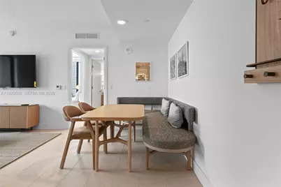 159 NE 6th St #2905, Miami, FL 33132 - Photo 6