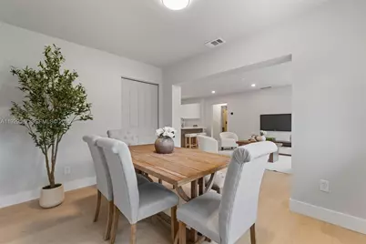 1431 NE 117th St, Miami, FL 33161 - Photo 8