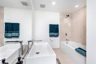 1000 Brickell Plaza, Miami, FL 33131 - Photo 14