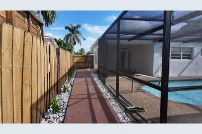 2100 N 57th Way, Hollywood, FL 33021 - Photo 40