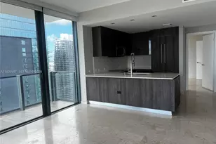 68 SE 6th St, Miami, FL 33131 - Photo 4