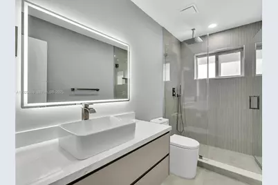 2144 NE 64th St, Fort Lauderdale, FL 33308 - Photo 26