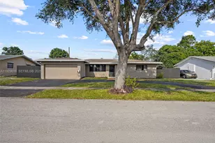 4461 NW 6th St, Plantation, FL 33317 - Photo 1
