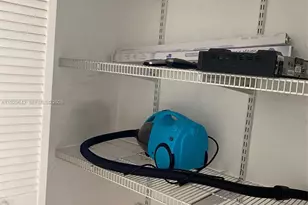 555 NE 15th St, Miami, FL 33132 - Photo 16