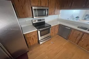 8040 Hampton Blvd, North Lauderdale, FL 33068 - Photo 10