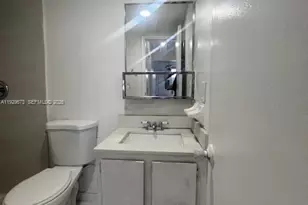 10090 NW 80th Ct, Hialeah Gardens, FL 33016 - Photo 12