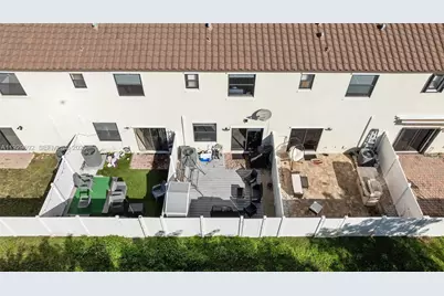 3272 W 92nd Pl, Hialeah, FL 33018 - Photo 32