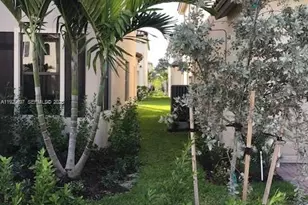 3322 W 97th St, Hialeah, FL 33018 - Photo 4