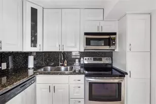 3401 N Country Club Dr, Aventura, FL 33180 - Photo 4