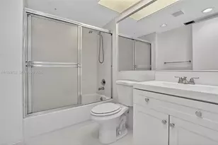 900 SW 128th Ave, Pembroke Pines, FL 33027 - Photo 20