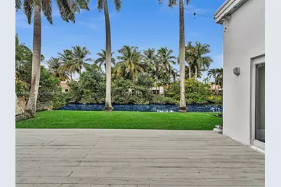 20120 NE 25th Ct, Miami, FL 33180 - Photo 30