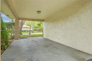 8097 Royal Palm Cir, Tamarac, FL 33321 - Photo 4