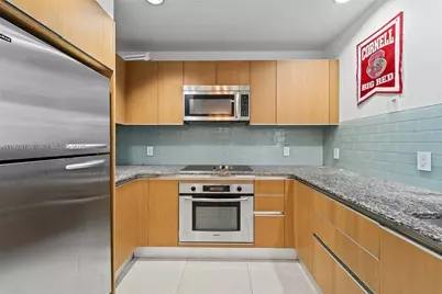 1050 Brickell Ave #1706, Miami, FL 33131 - Photo 4