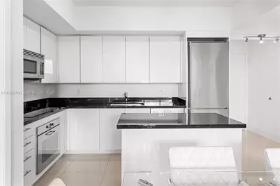 92 SW 3rd St #4704, Miami, FL 33130 - Photo 10