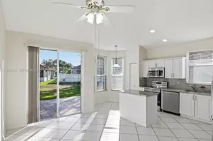 865 NW 132nd Ave, Pembroke Pines, FL 33028 - Photo 4