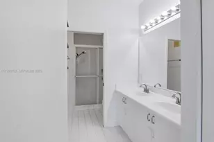 865 NW 132nd Ave, Pembroke Pines, FL 33028 - Photo 12