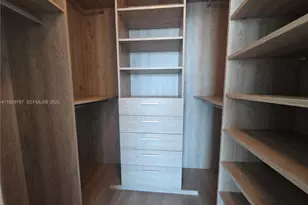 460 NE 28th St, Miami, FL 33137 - Photo 18