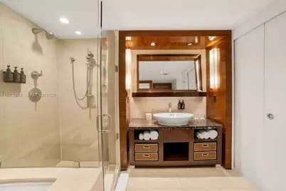 6801 Collins Ave #914, Miami Beach, FL 33141 - Photo 22