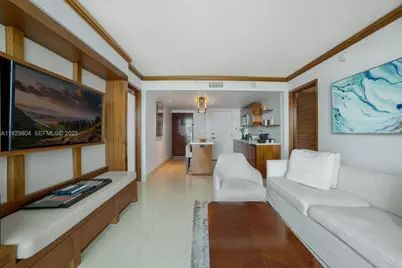 6801 Collins Ave #914, Miami Beach, FL 33141 - Photo 14