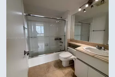 400 S Pointe Dr #2105, Miami Beach, FL 33139 - Photo 14
